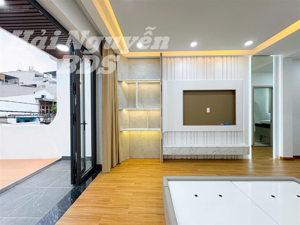 Nhà 4 tầng có thang máy, mặt tiền đường số, tân quy q7