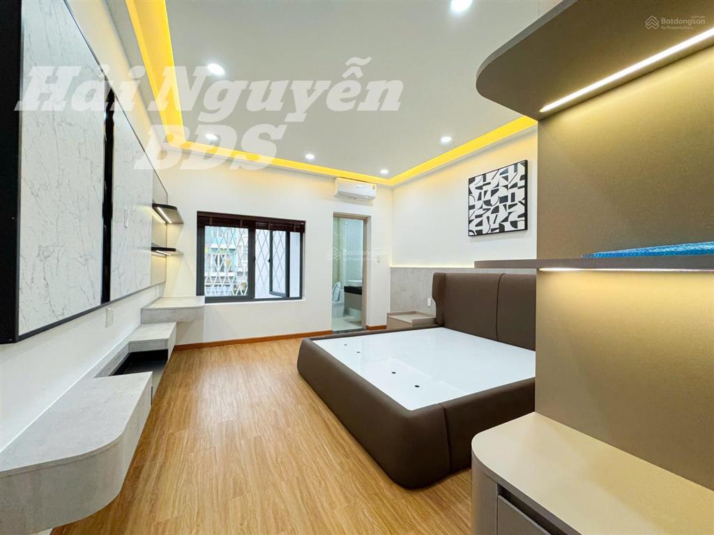 Nhà 4 tầng có thang máy, mặt tiền đường số, tân quy q7