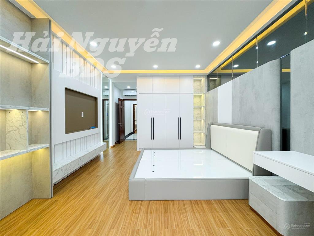Nhà 4 tầng có thang máy, mặt tiền đường số, tân quy q7