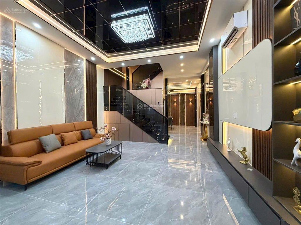 Nhà đẹp 5x12m, 3 tầng, full nội thất, huỳnh tấn phát q7  cạnh phú mỹ hưng