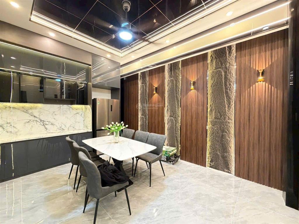 Nhà đẹp 5x12m, 3 tầng, full nội thất, huỳnh tấn phát q7  cạnh phú mỹ hưng