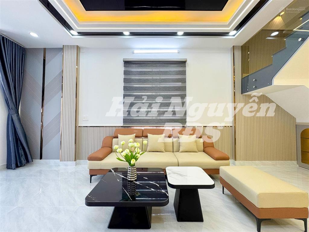 Nhà mới đẹp 2 tầng hẻm xe hơi huỳnh tấn phát. nhà bè  4m x 16m  5 tỷ 750
