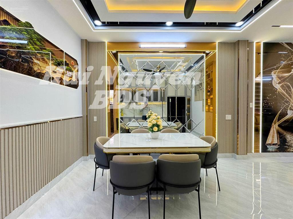 Nhà mới đẹp 2 tầng hẻm xe hơi huỳnh tấn phát. nhà bè  4m x 16m  5 tỷ 750