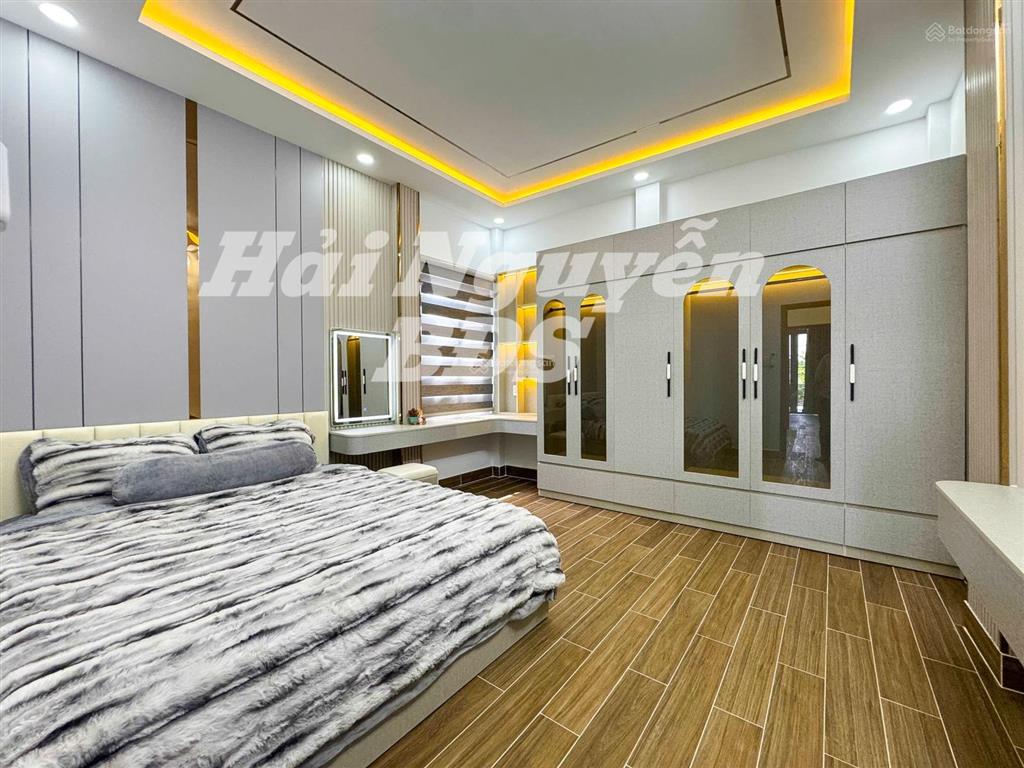 Nhà mới đẹp 2 tầng hẻm xe hơi huỳnh tấn phát. nhà bè  4m x 16m  5 tỷ 750