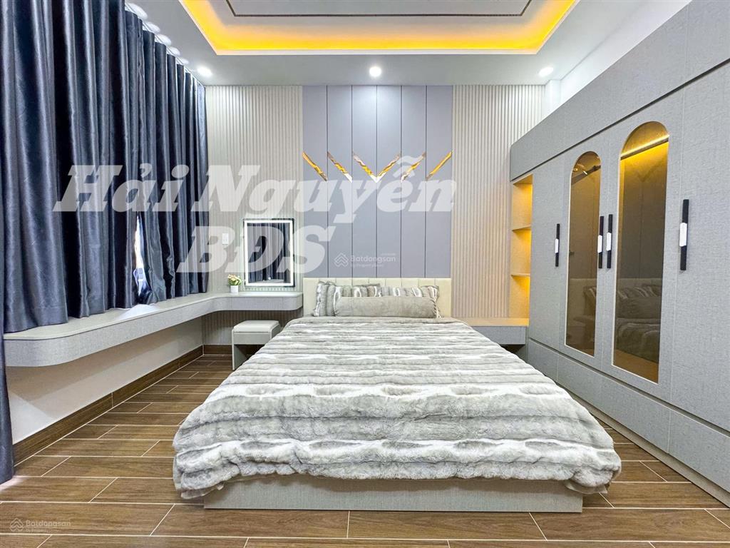 Nhà mới đẹp 2 tầng hẻm xe hơi huỳnh tấn phát. nhà bè  4m x 16m  5 tỷ 750