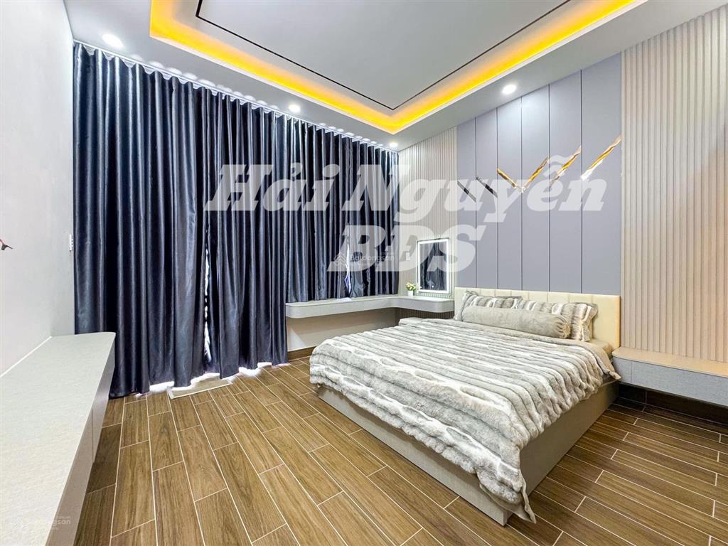 Nhà mới đẹp 2 tầng hẻm xe hơi huỳnh tấn phát. nhà bè  4m x 16m  5 tỷ 750