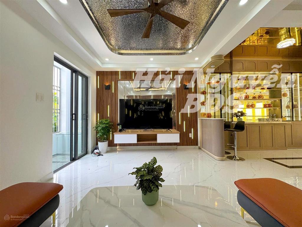 Nhà xây mới 6 tầng có thang máy, đường số 2, p. phú thuận, q7  cạnh phú mỹ hưng
