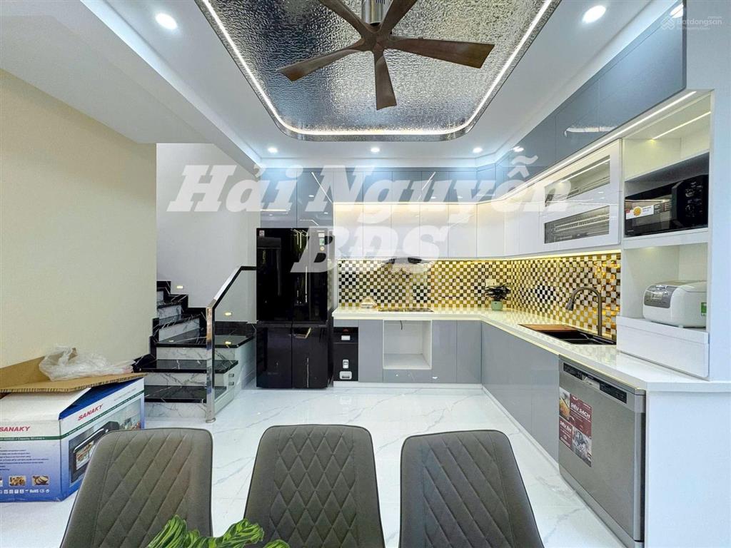 Nhà xây mới 6 tầng có thang máy, đường số 2, p. phú thuận, q7  cạnh phú mỹ hưng