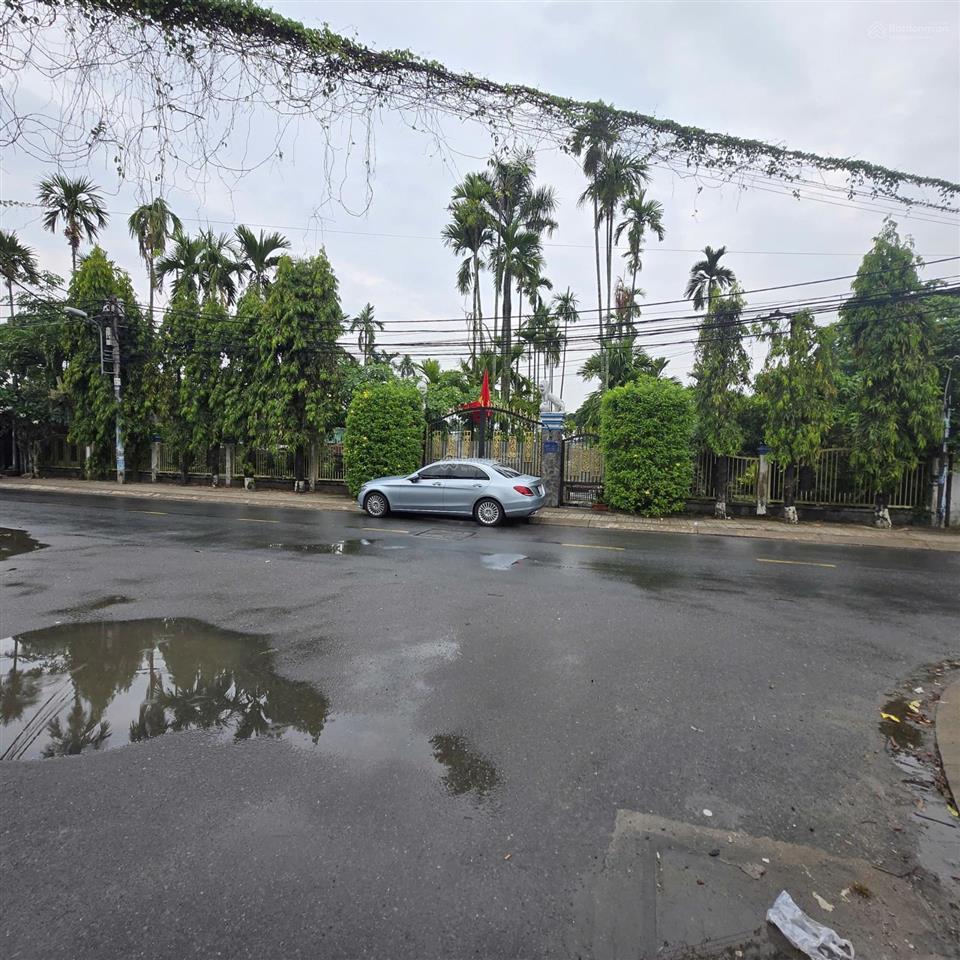 Đất nhà vườn mặt tiền đường nhựa lộ giới 20m.