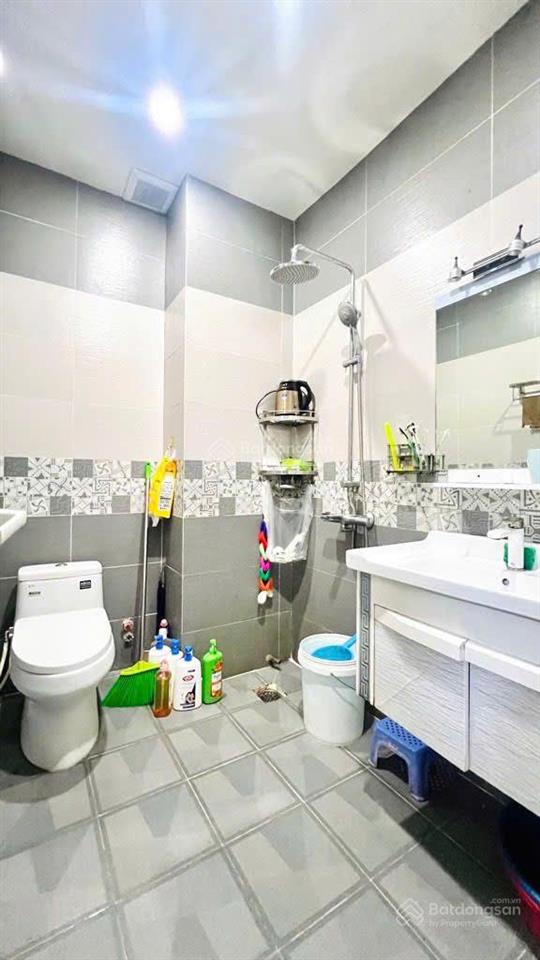 Cần bán nhà mặt tiền đường lê thúc hoạch , dt 4x19m , 3pn 4wc , 4 tâng giá 16.2 tỷ  0902 537 ***