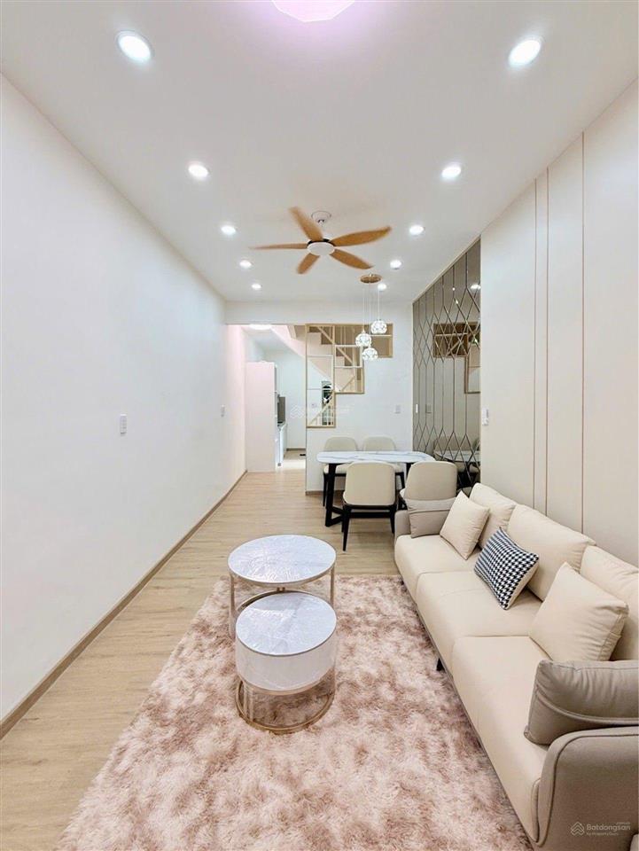 Bán nhà mới 2 mặt hẻm chỉ 5,7 tỷ đường nguyễn duy dương, phường 4, quận 10, 32m2, 2pn