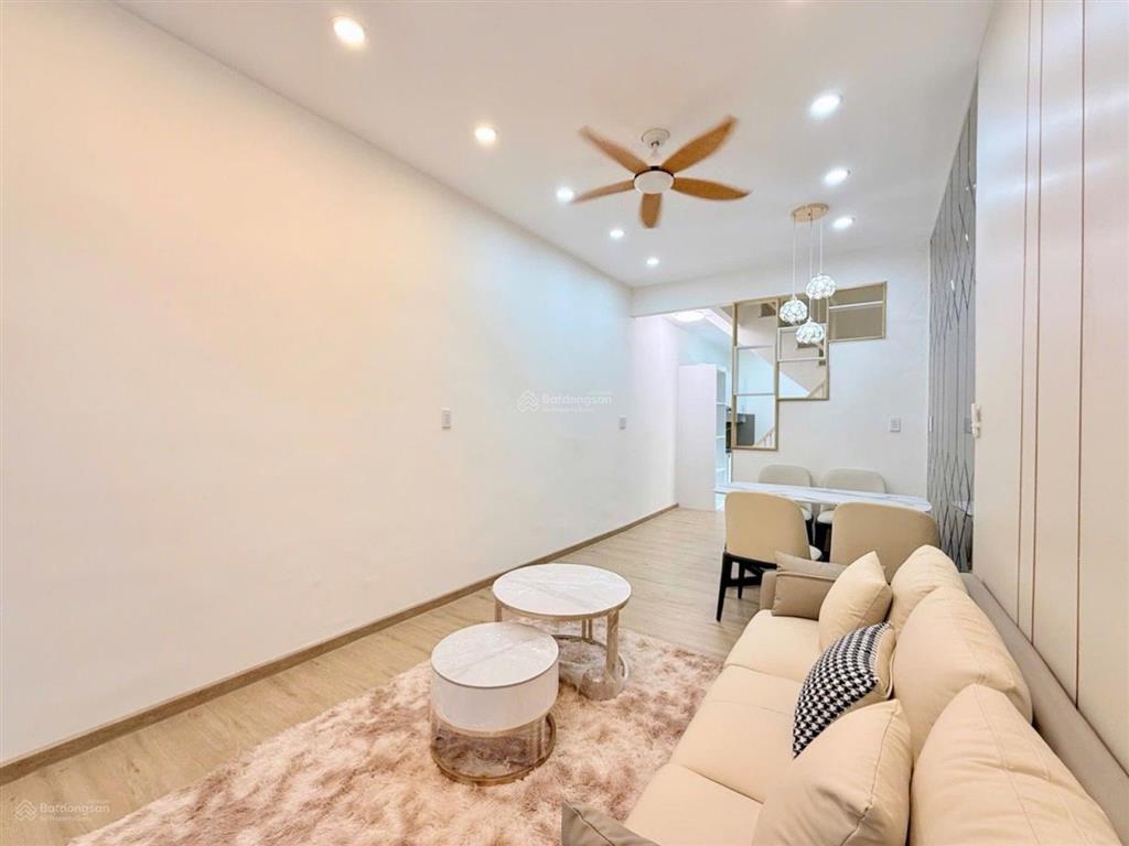 Bán nhà mới 2 mặt hẻm chỉ 5,7 tỷ đường nguyễn duy dương, phường 4, quận 10, 32m2, 2pn
