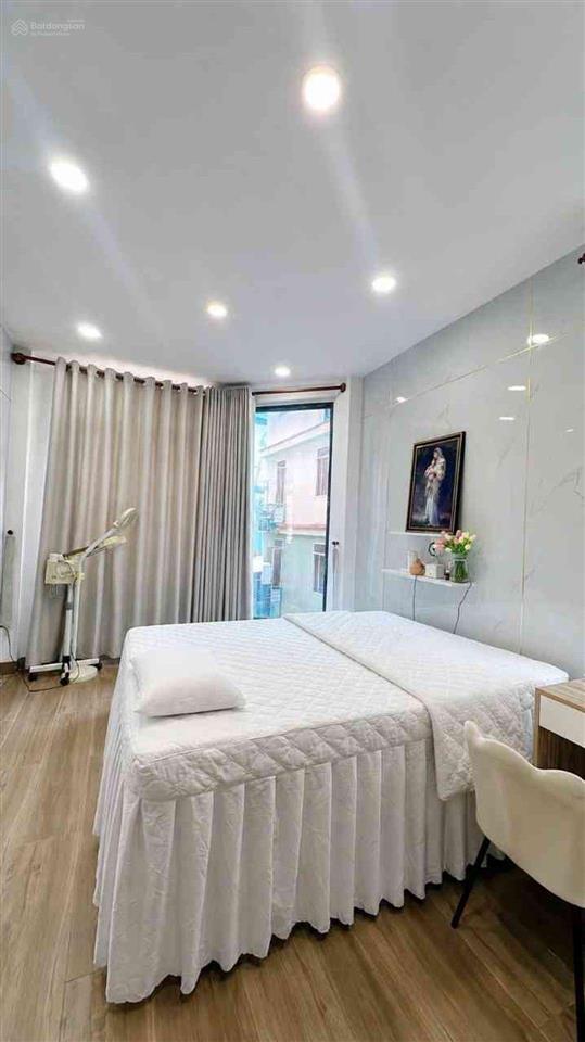 Bán nhà lô gốc ô tô đậu cửa, đường trần bình trọng, quận 5, 4 tầng, giá 7 tỷ tl