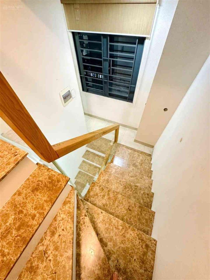 Bán nhà lô gốc ô tô đậu cửa, đường trần bình trọng, quận 5, 4 tầng, giá 7 tỷ tl