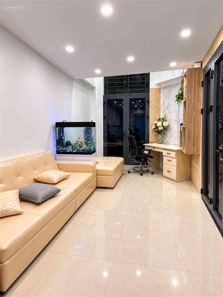 Bán nhà lô gốc ô tô đậu cửa, đường trần bình trọng, quận 5, 4 tầng, giá 7 tỷ tl