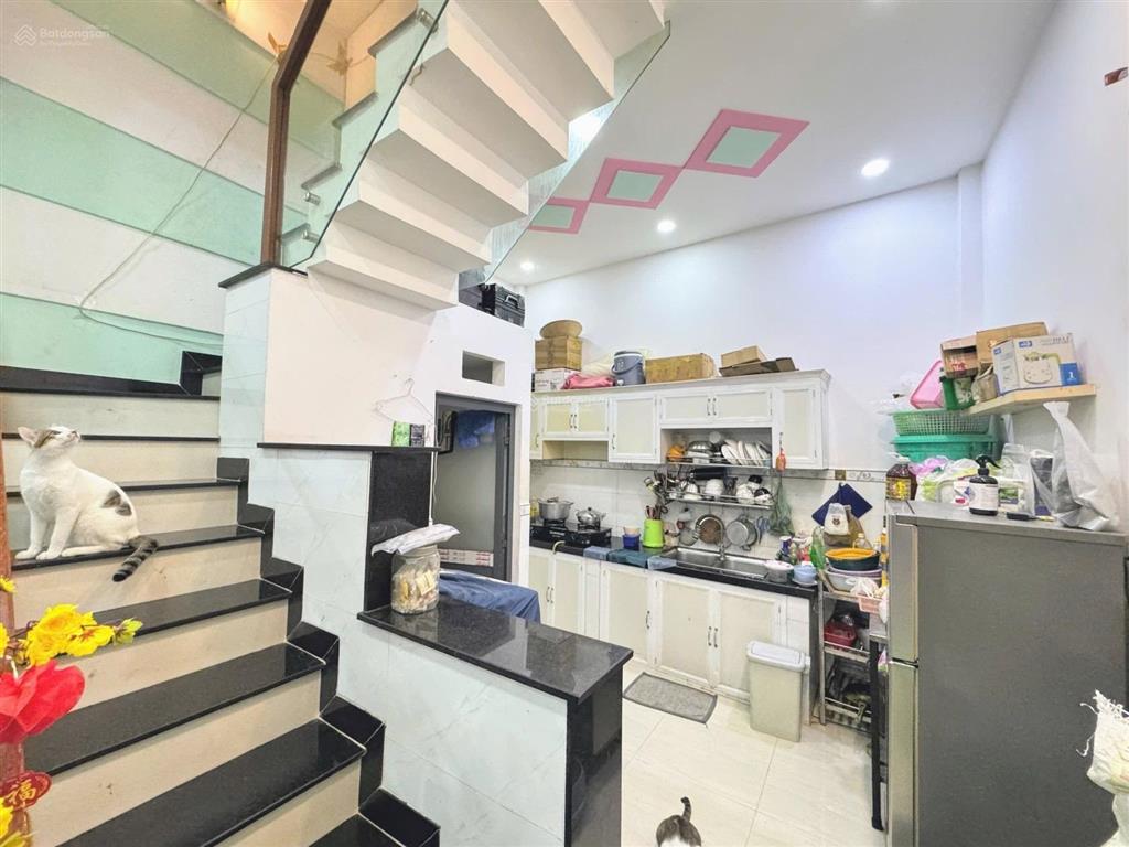 Hxh đỗ cửa nhà đẹp khu gò xoài, bình tân  32m  1lầu  2pn chỉ nhỉnh 3 tỷ