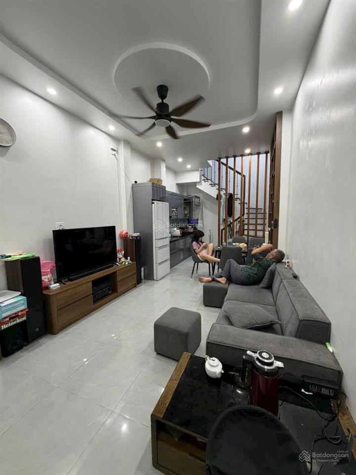 Chủ nhà (a bình) cần bán gấp nhà tự xây kiên cố, đường nguyễn văn huyên, cầu giấy