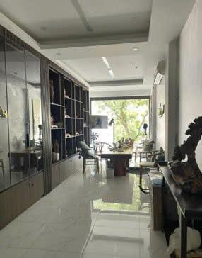 Chủ nhà (chị loan) cần bán gấp nhà 40m2, 7 tầng mới, thang máy xịn mặt phố trần đăng ninh, cầu giấy