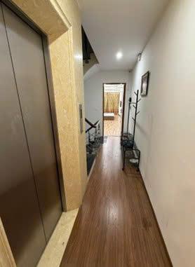 Chủ nhà (chị loan) cần bán gấp nhà 40m2, 7 tầng mới, thang máy xịn mặt phố trần đăng ninh, cầu giấy