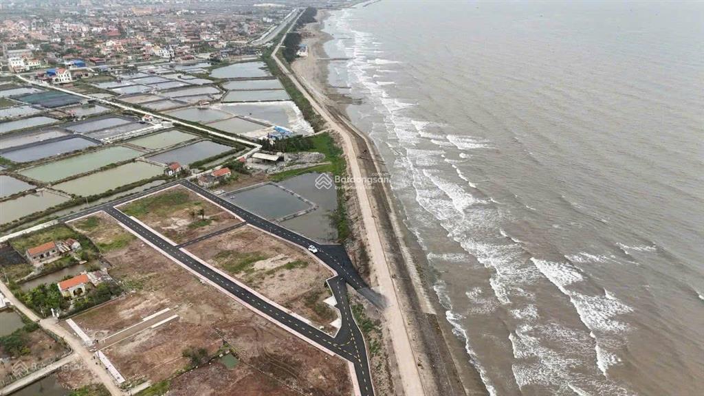 Chính chủ cần bán lô góc 3 mặt tiền view biển trực diện. đất 87m2 chỉ 1.69 tỷ. sổ đỏ như hình.