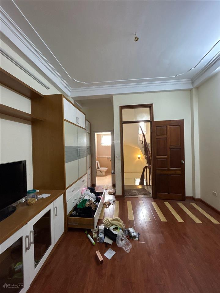 Ô tô tránh lê trọng tấn gần trường chinh 200mphân lômặt tiền rộng 6mhiếm nhà bán