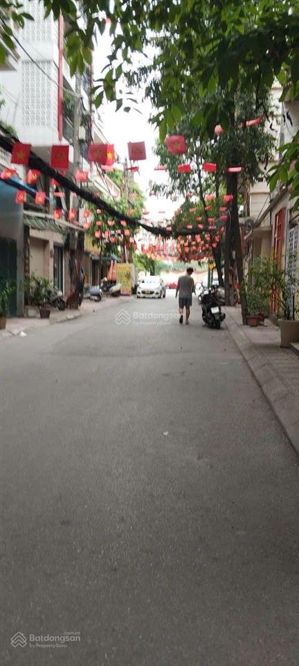 Ô tô tránh lê trọng tấn gần trường chinh 200mphân lômặt tiền rộng 6mhiếm nhà bán