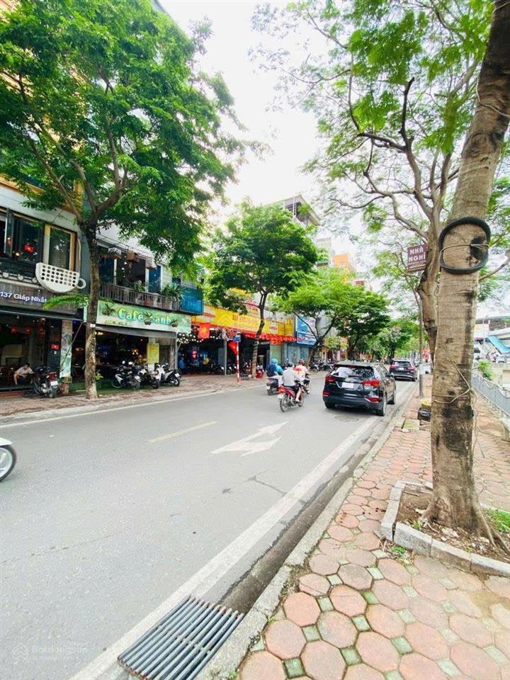 Lô góc2 ô tô tránh8 tầng thang máymặt tiền 5,5mkinh doanh sát phố