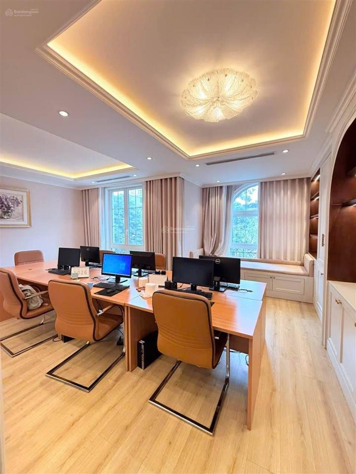 [dừng lại 2s] mặt phố hồ tây dt 225m2, mt 8.5m, 2 mặt tiền, vị trí vàng xây building, nhỉnh 80 tỷ.