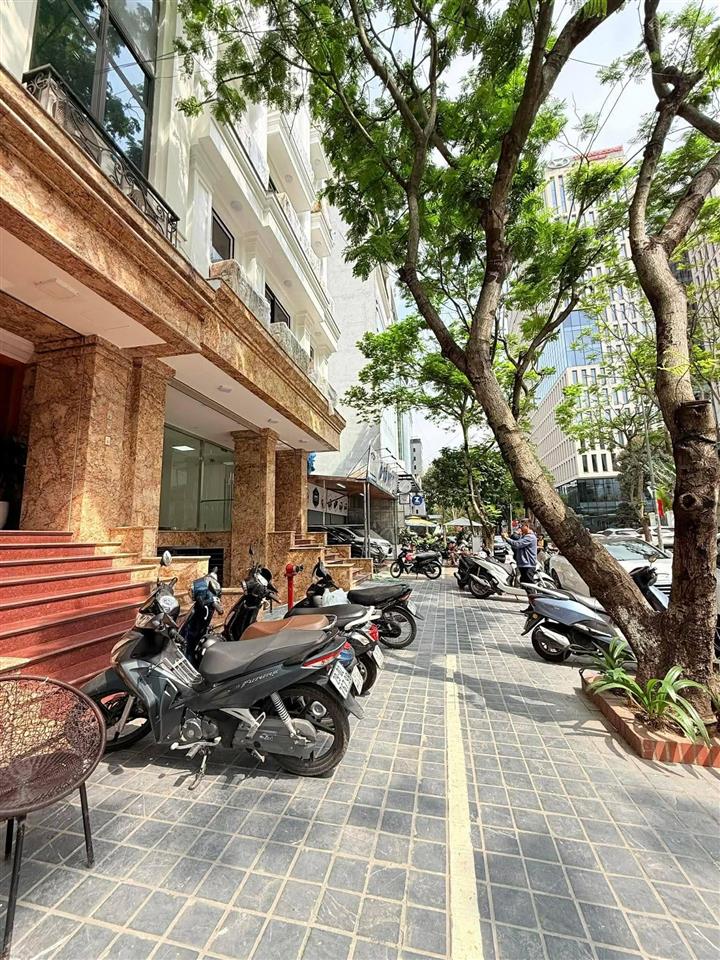 [dừng lại 2s] mặt phố hồ tây dt 225m2, mt 8.5m, 2 mặt tiền, vị trí vàng xây building, nhỉnh 80 tỷ.