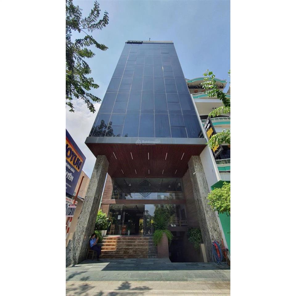 Bán tòa building giang văn minh, ba đình dt 95mx6t, vỉa hè, kd sầm uất, quy hoạch ra sát ngã ba