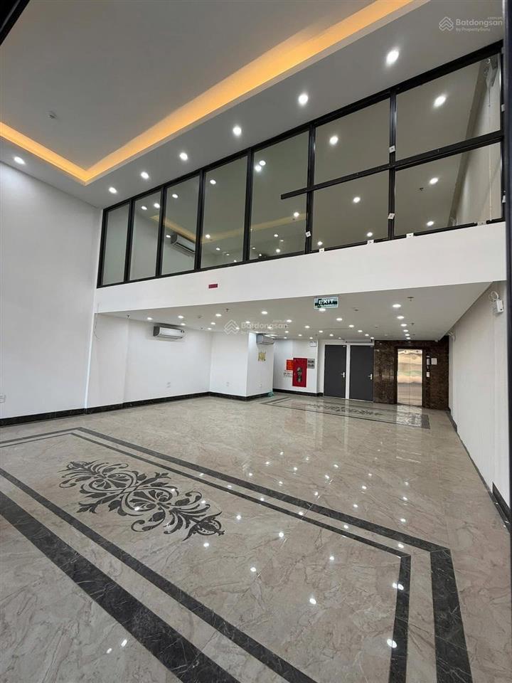 Bán tòa building giang văn minh, ba đình dt 95mx6t, vỉa hè, kd sầm uất, quy hoạch ra sát ngã ba