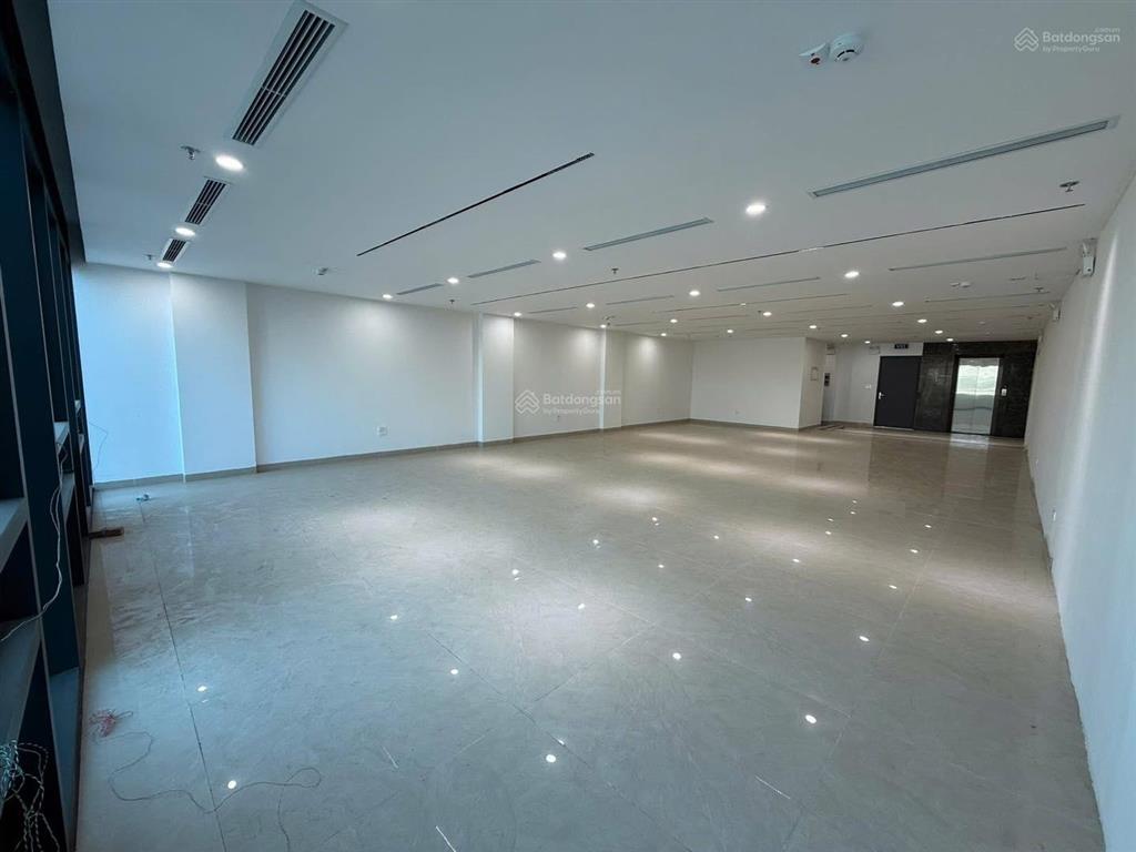 Bán tòa building giang văn minh, ba đình dt 95mx6t, vỉa hè, kd sầm uất, quy hoạch ra sát ngã ba