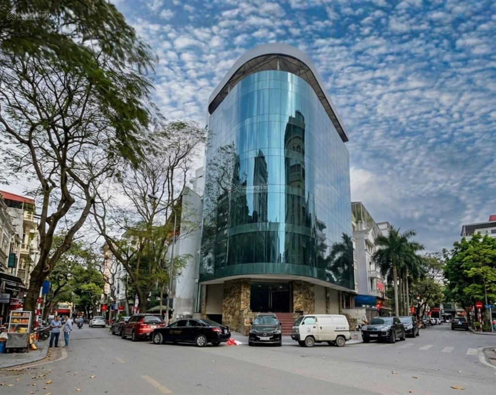 Bán nhà hoàng quốc việt dt 110m2, mt 6m, 2 mặt ngõ ô tô, xây building cực đẹp, nhỉnh 29 tỷ