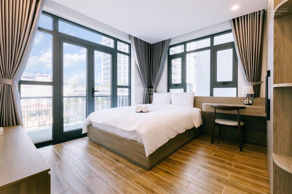 Bán toà nhà apartment tây hồ dt 330m2x9t, view hồ tây, có hầm, giá 83 tỷ, 30 căn hộ cho thuê