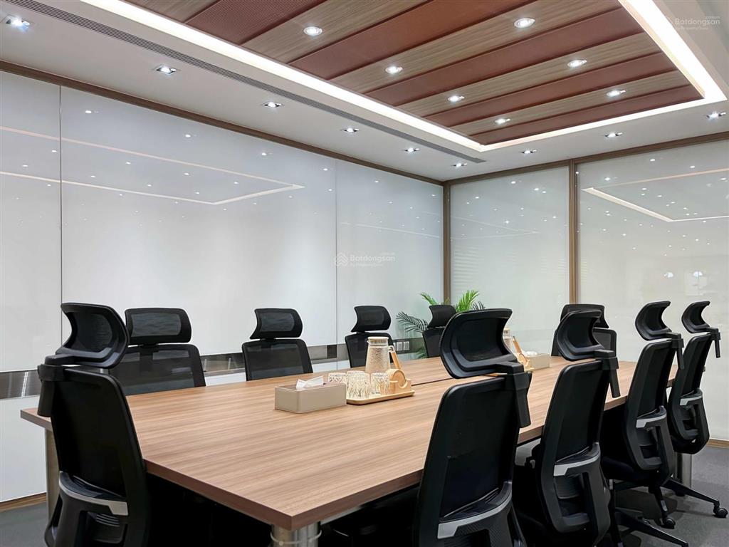 Sự thật tòa nhà 10 tầng lạc long quân đẹp đến mức khách xem xong "mắng" chủ nhà sao giữ kỹ thế