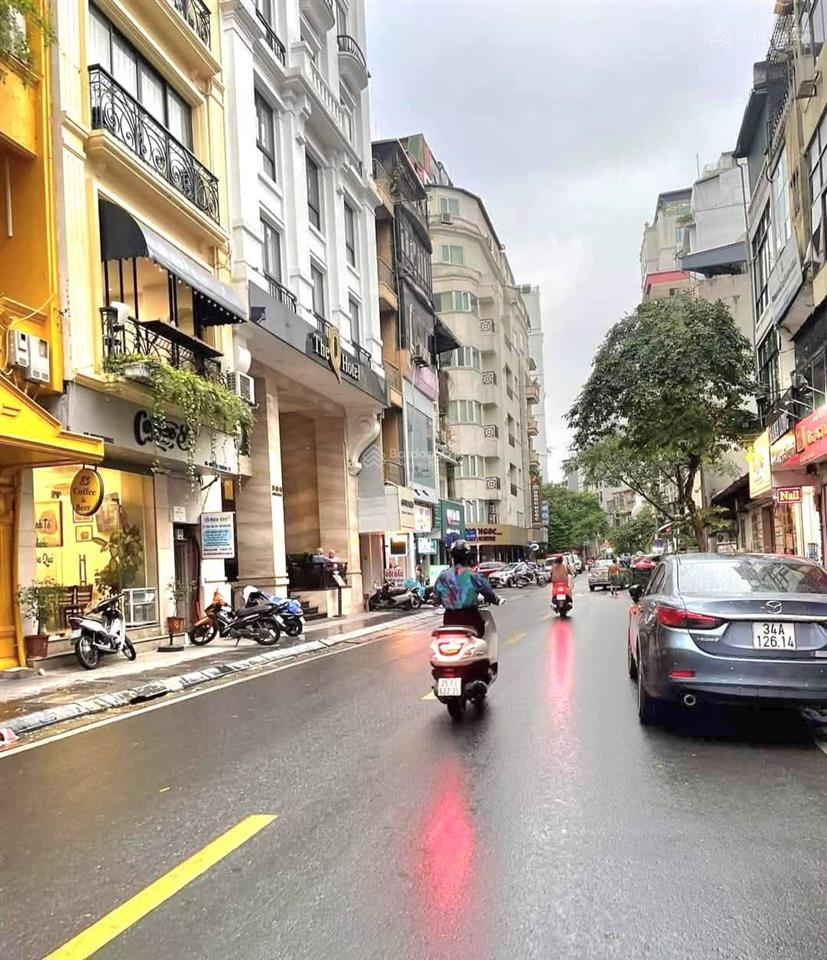Bán nhà 83m nhỉnh 50 tỷ, phó đức chính, ba đình, mặt phố, vỉa hè rộng, kinh doanh cho thuê đa dạng.