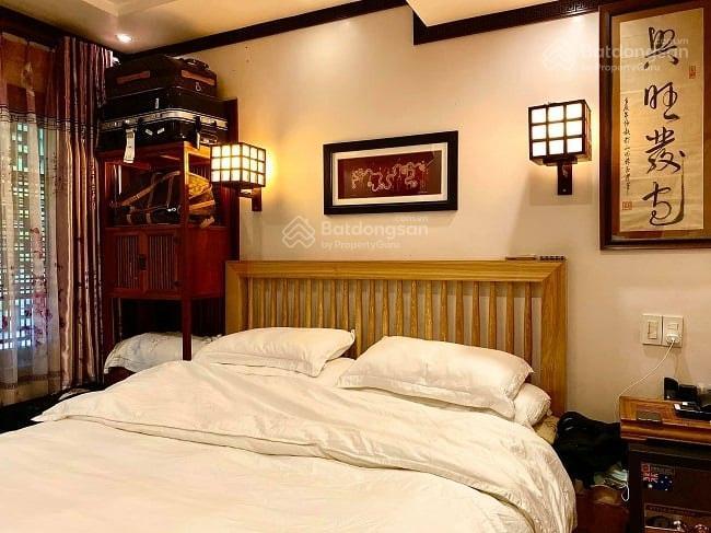 Bán nhà 83m nhỉnh 50 tỷ, phó đức chính, ba đình, mặt phố, vỉa hè rộng, kinh doanh cho thuê đa dạng.