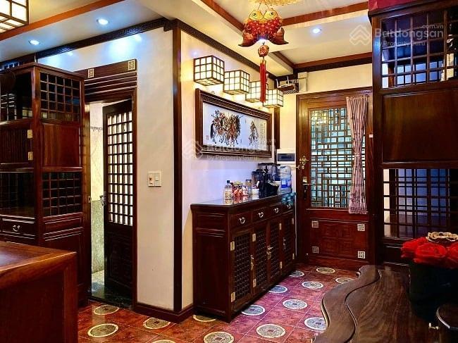 Bán nhà 83m nhỉnh 50 tỷ, phó đức chính, ba đình, mặt phố, vỉa hè rộng, kinh doanh cho thuê đa dạng.