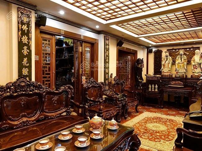 Bán nhà 83m nhỉnh 50 tỷ, phó đức chính, ba đình, mặt phố, vỉa hè rộng, kinh doanh cho thuê đa dạng.