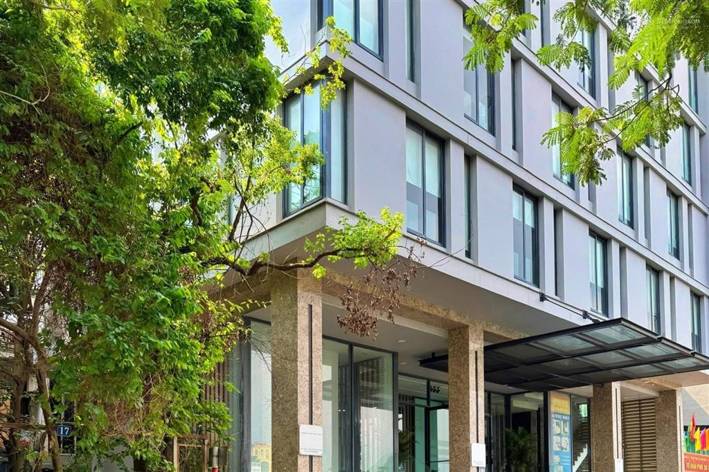 Cầu giấy nhà đầu tư sốc với siêu phẩm 368m2, 2 mặt tiền, thu 4.8 tỷ/năm tiết lộ giá nhỉnh 160 tỷ!