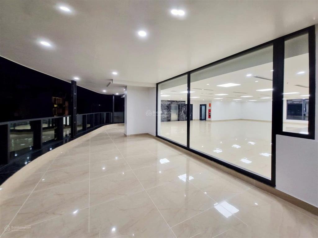 [siêu phẩm lô góc] ngõ 84 chùa láng 150m2, mặt tiền 24m quyền lực, 3 ô tô tránh, giá nhỉnh 70 tỷ