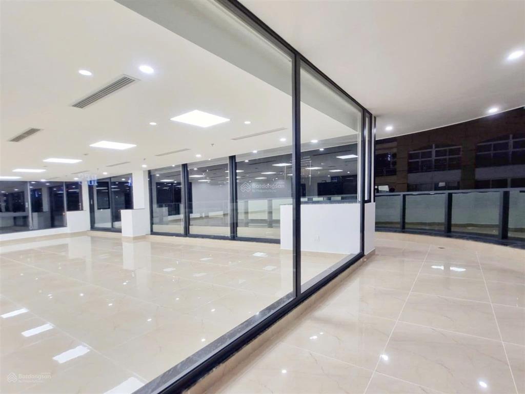 [siêu phẩm lô góc] ngõ 84 chùa láng 150m2, mặt tiền 24m quyền lực, 3 ô tô tránh, giá nhỉnh 70 tỷ