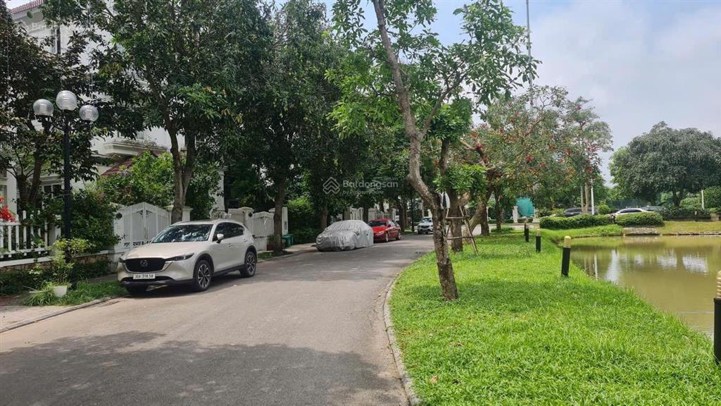 Chính chủ gia đình mình chuyển công tác cần bán biệt thự hoa phượng vinhomes riverside.
181m2.