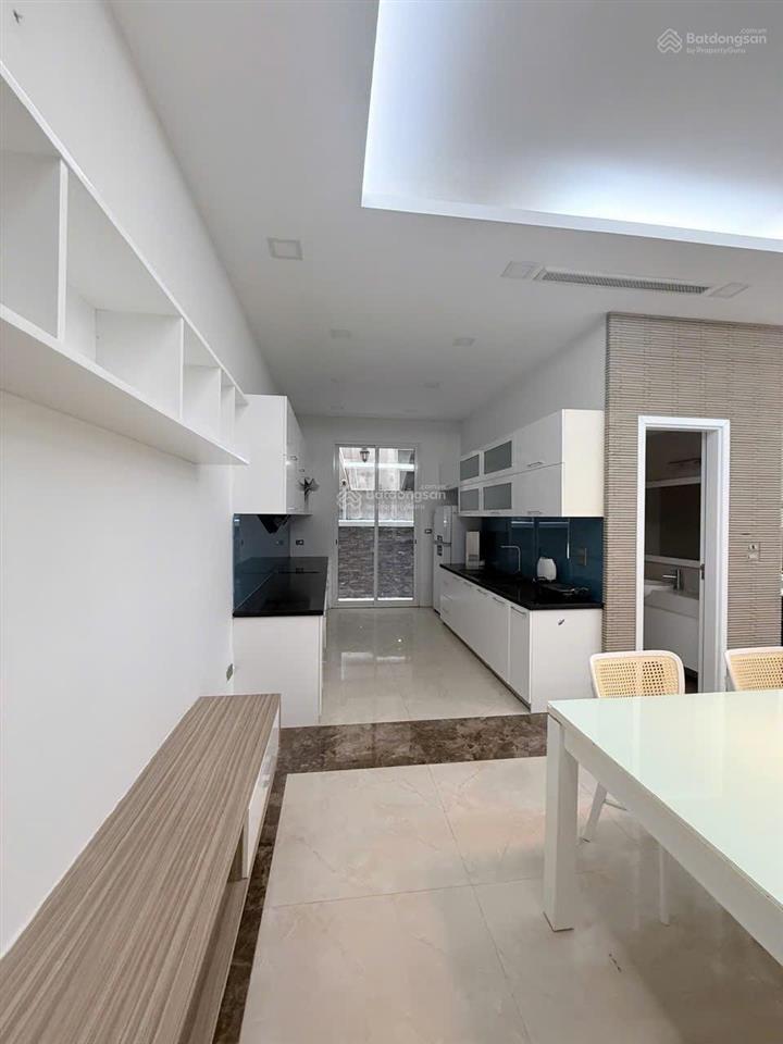 Chính chủ gia đình mình chuyển công tác cần bán biệt thự hoa phượng vinhomes riverside.
181m2.