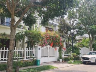 Chính chủ gia đình mình chuyển công tác cần bán biệt thự hoa phượng vinhomes riverside.
181m2.