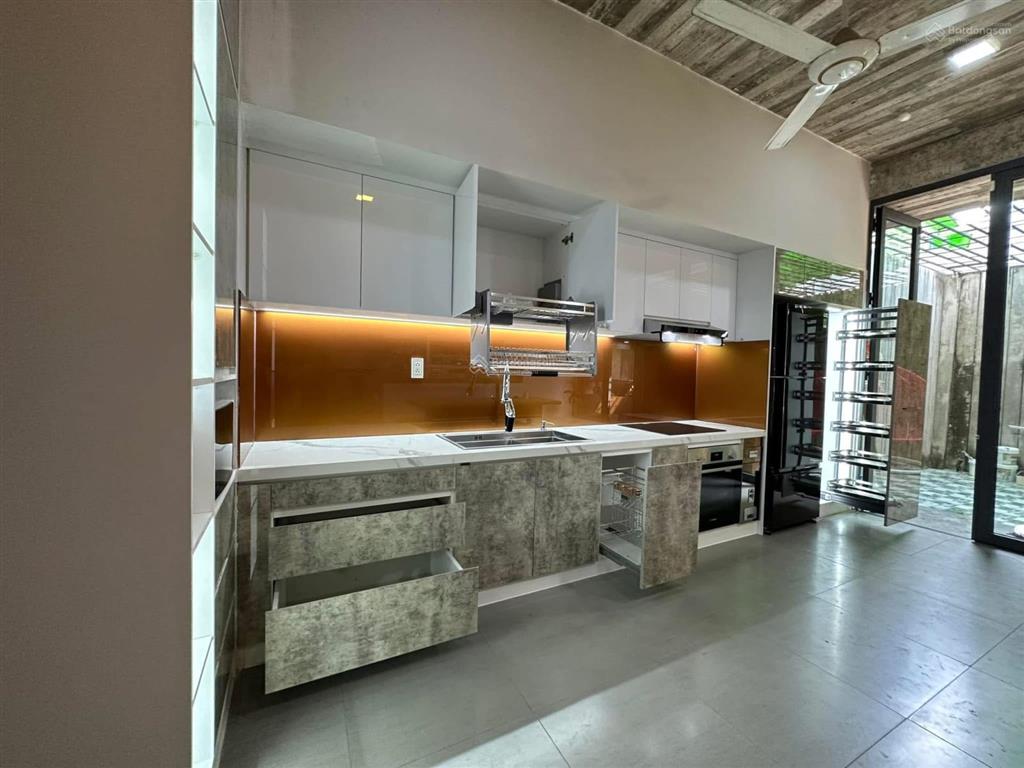 Bán nhà mặt phố tại 41 đường số 8  sau lưng chung cư the vista  26 tỷ vnd, 109 m2, 4pn, 4wc