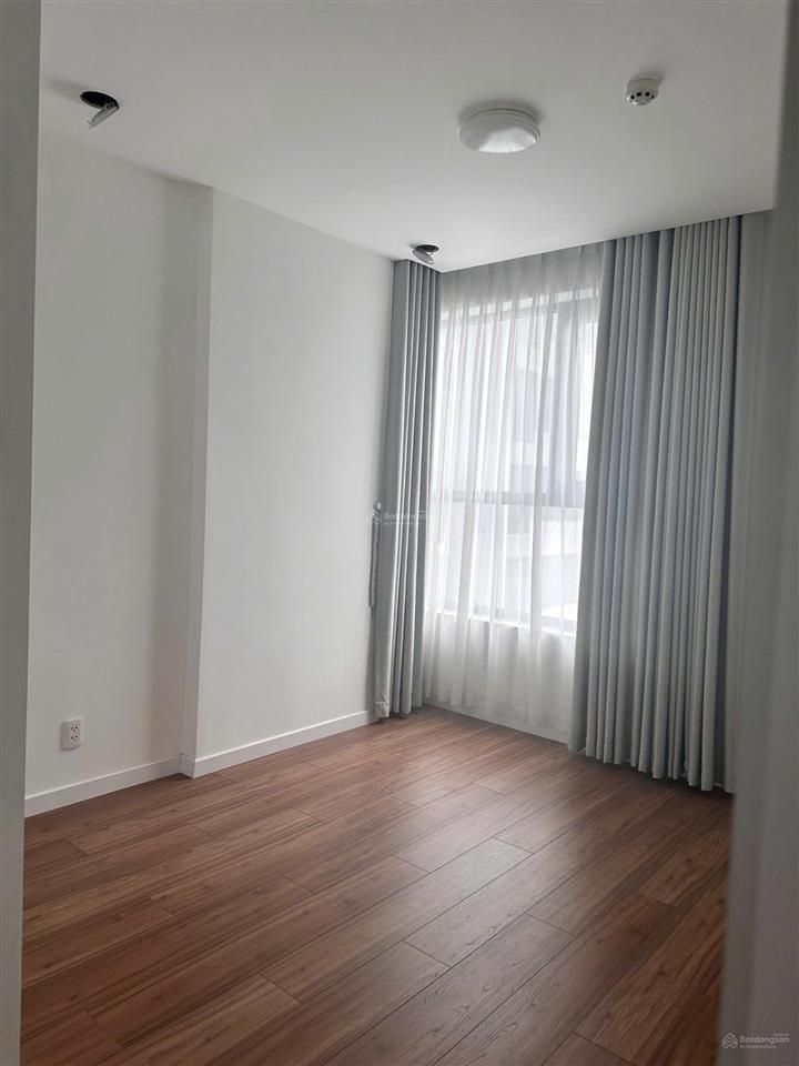 Bán 2pn đông nam dt 68m tầng cao  view hồ bơi & sông chỉ 6 tỷ 150