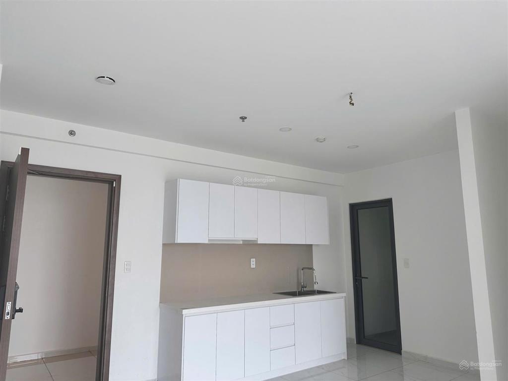 Bán 2pn đông nam dt 68m tầng cao  view hồ bơi & sông chỉ 6 tỷ 150