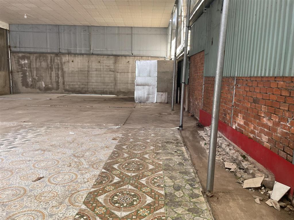 Cho thuê mặt bằng kinh doanh 12x20m nguyễn trãi khu vực sầm uất tp. long khánh