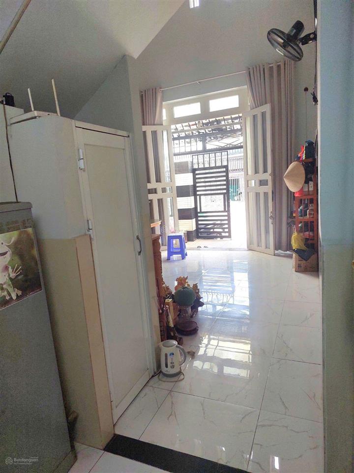 Gấp bán cho con định cư mỹ. căn nhà đường số 11 linh xuân xe hơi đậu cửa